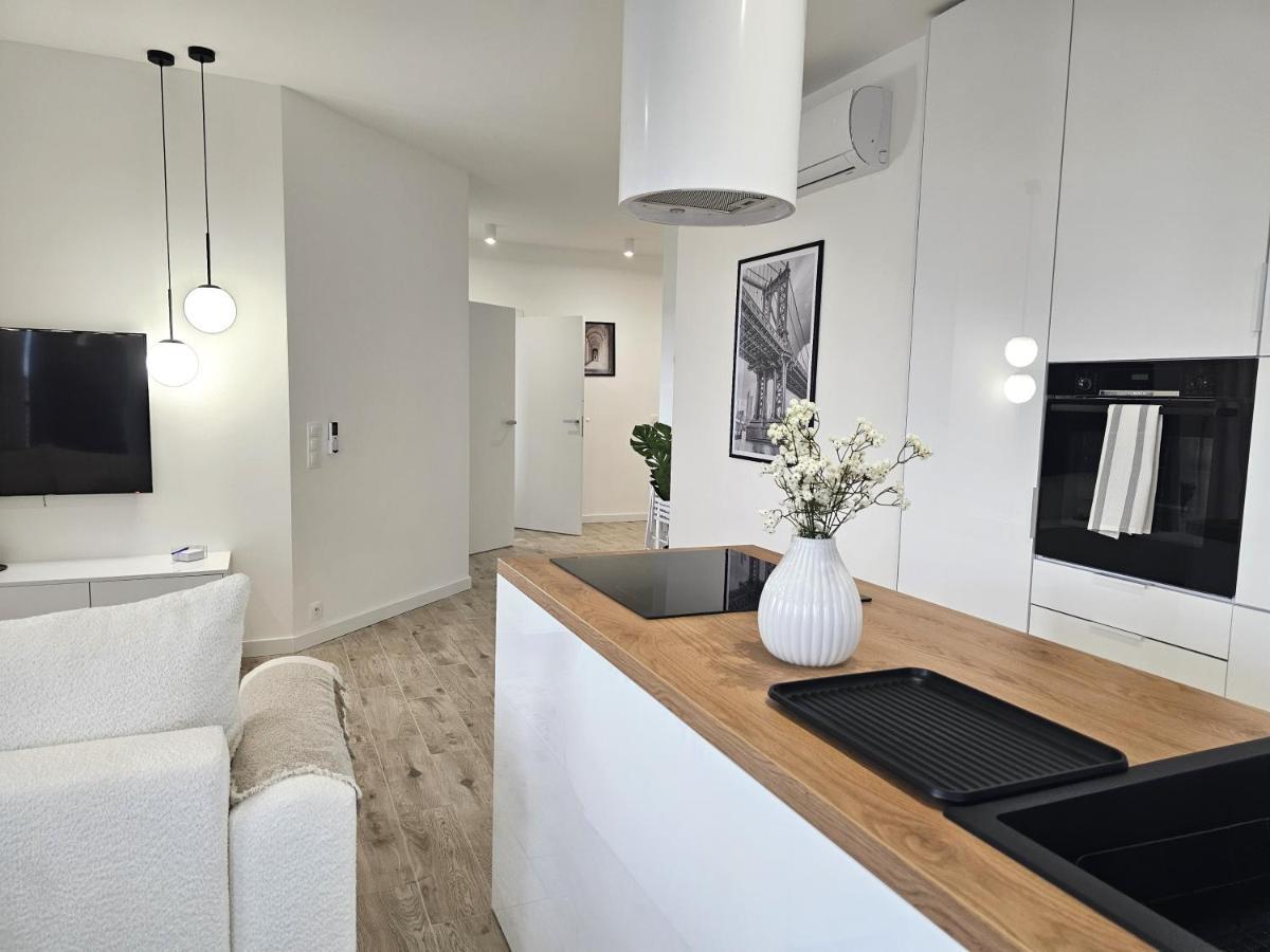 Urban Apartments Luxury Skyline Sokolska Towers 30A, 2 Free Garages, Gym & Sauna, Self Check-In Katowice Exteriör bild