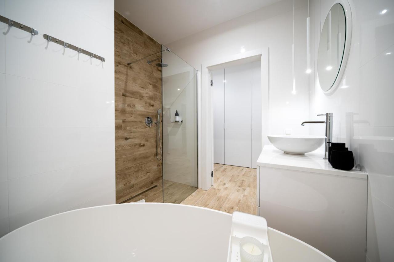 Urban Apartments Luxury Skyline Sokolska Towers 30A, 2 Free Garages, Gym & Sauna, Self Check-In Katowice Exteriör bild